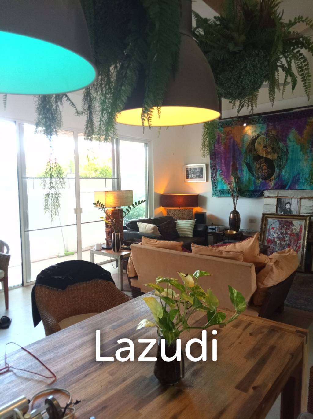 2 Bedrooms House with art gallery for sale