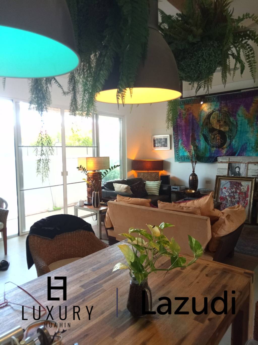 2 Bedrooms House with art gallery for sale