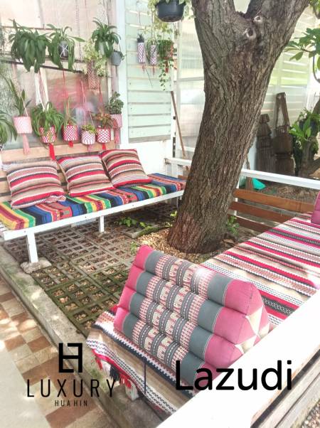 2 Bedrooms House with art gallery for sale