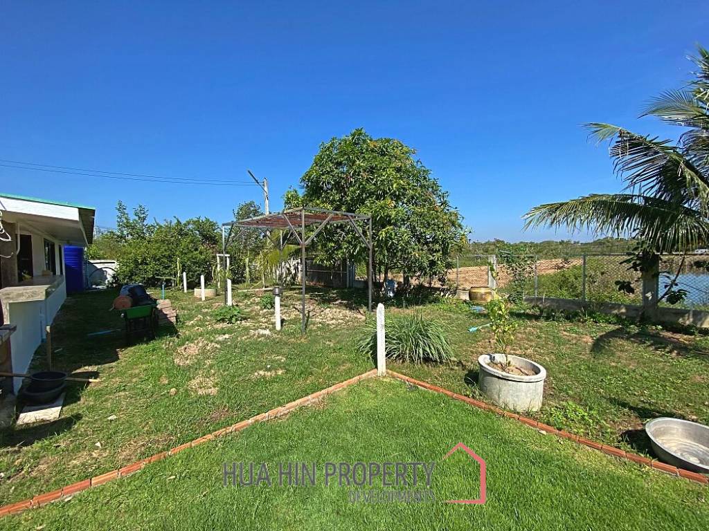 4 Bed Farm House For Sale With Guest House 6 Rai Land and Fishing Lake