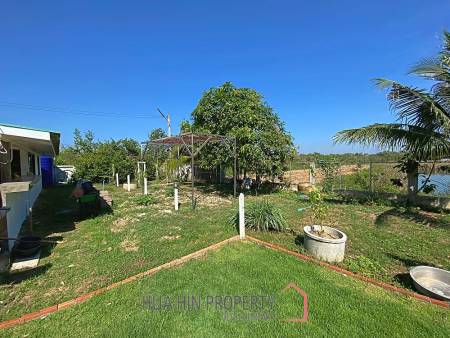 4 Bed Farm House For Sale With Guest House 6 Rai Land and Fishing Lake