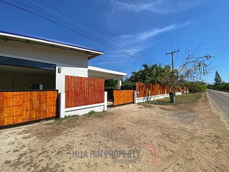 4 Bed Farm House For Sale With Guest House 6 Rai Land and Fishing Lake