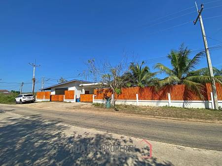 4 Bed Farm House For Sale With Guest House 6 Rai Land and Fishing Lake