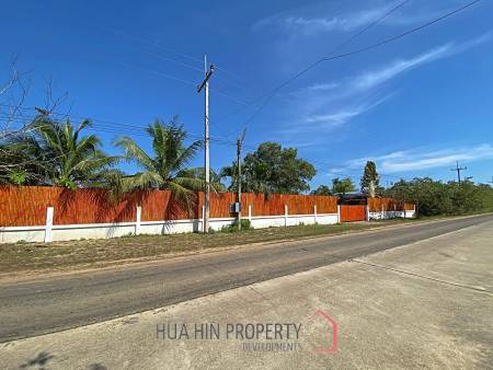 4 Bed Farm House For Sale With Guest House 6 Rai Land and Fishing Lake