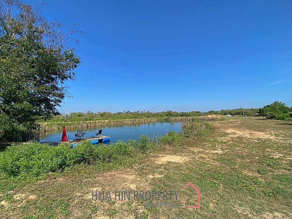 4 Bed Farm House For Sale With Guest House 6 Rai Land and Fishing Lake