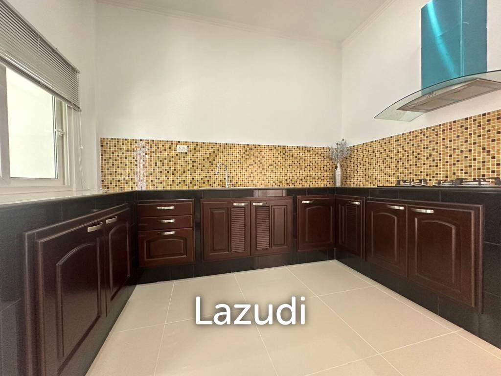 3 Beds 2 Baths 207 SQ.M. Amorn Village