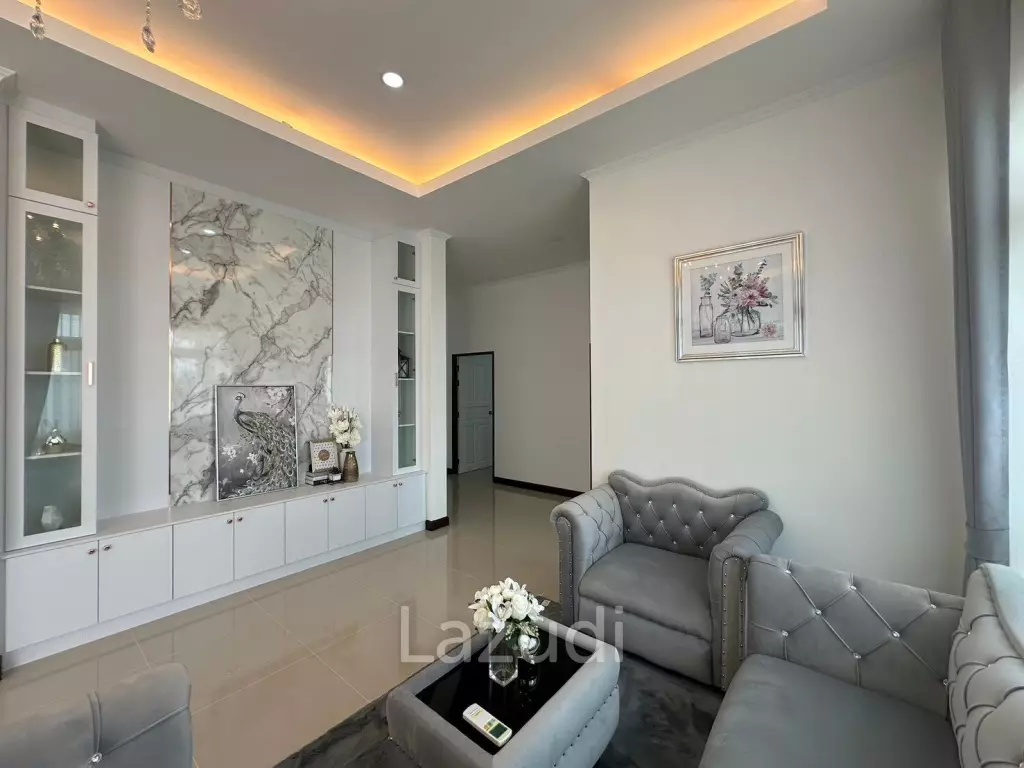 3 Beds 2 Baths 207 SQ.M. Amorn Village