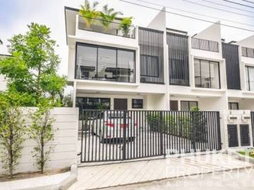 Laguna; 3 Bed Corner Townhouse