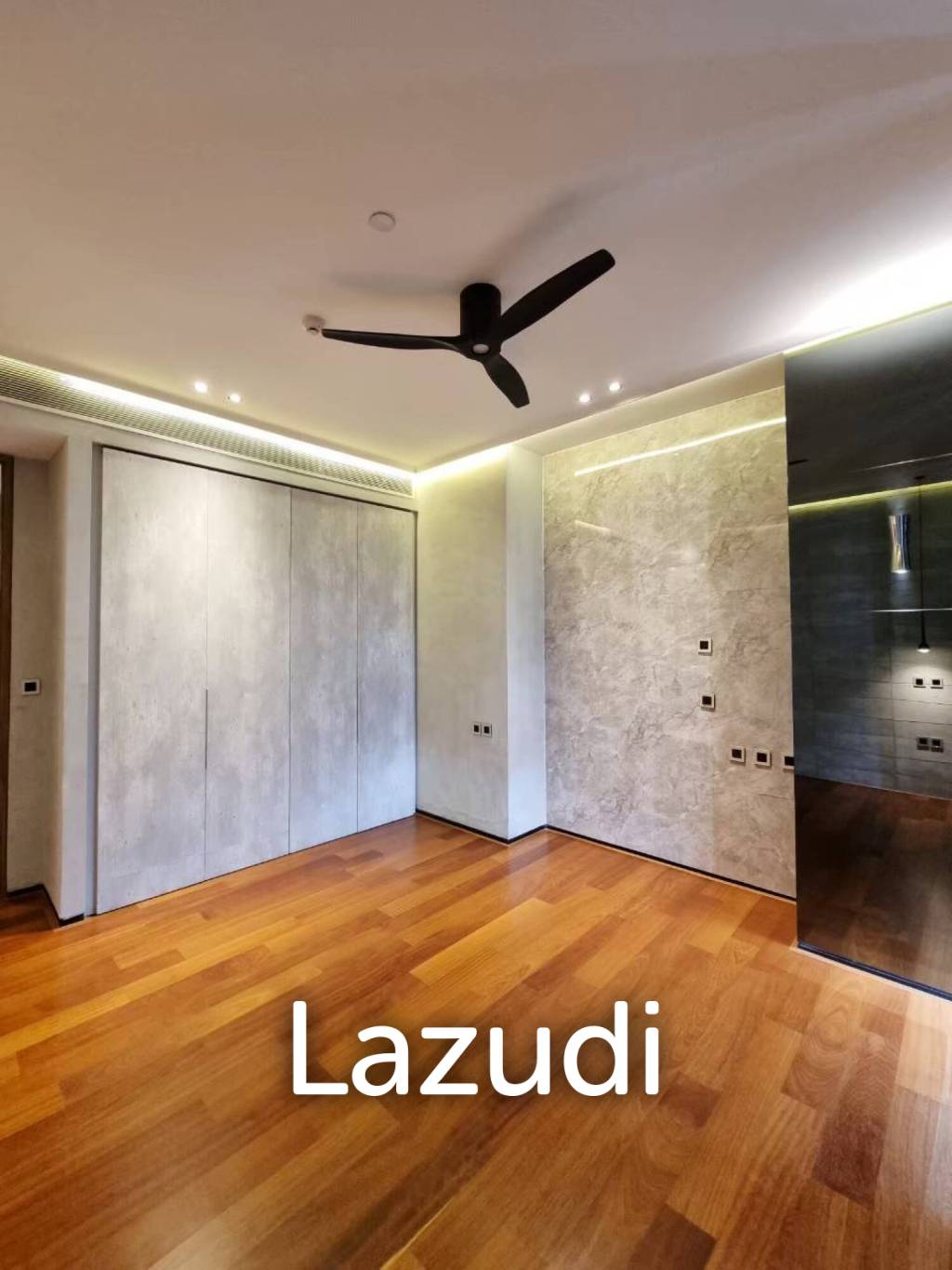 3 Bed 4 Bath 262 SQ.M The Sukhothai Residences