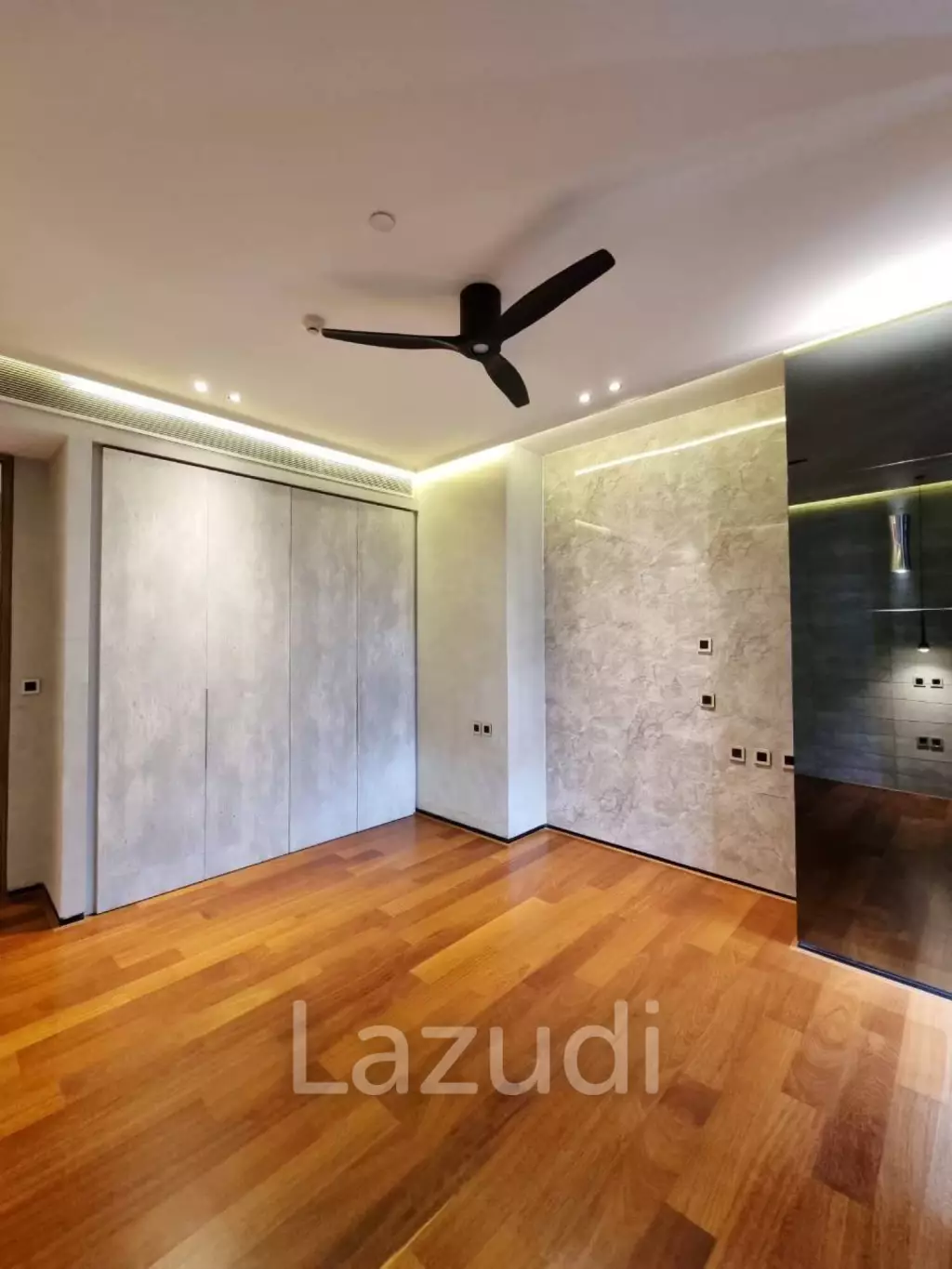 3 Bed 4 Bath 262 SQ.M The Sukhothai Residences