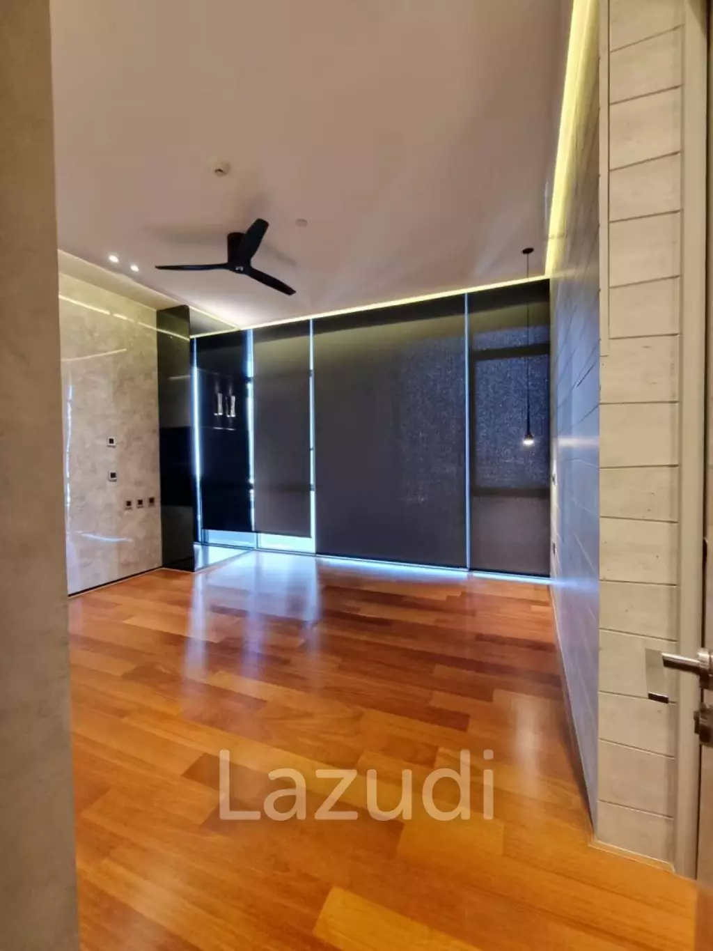 3 Bed 4 Bath 262 SQ.M The Sukhothai Residences