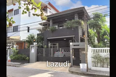 4 Bed 325 SQ.M House for Sale in Phatthanakarn