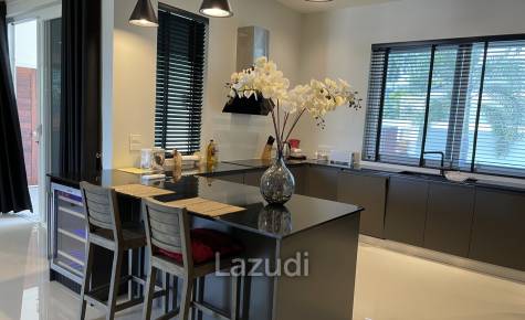 4 Beds 4 Baths 429.9 SQ.M White Beach Villa