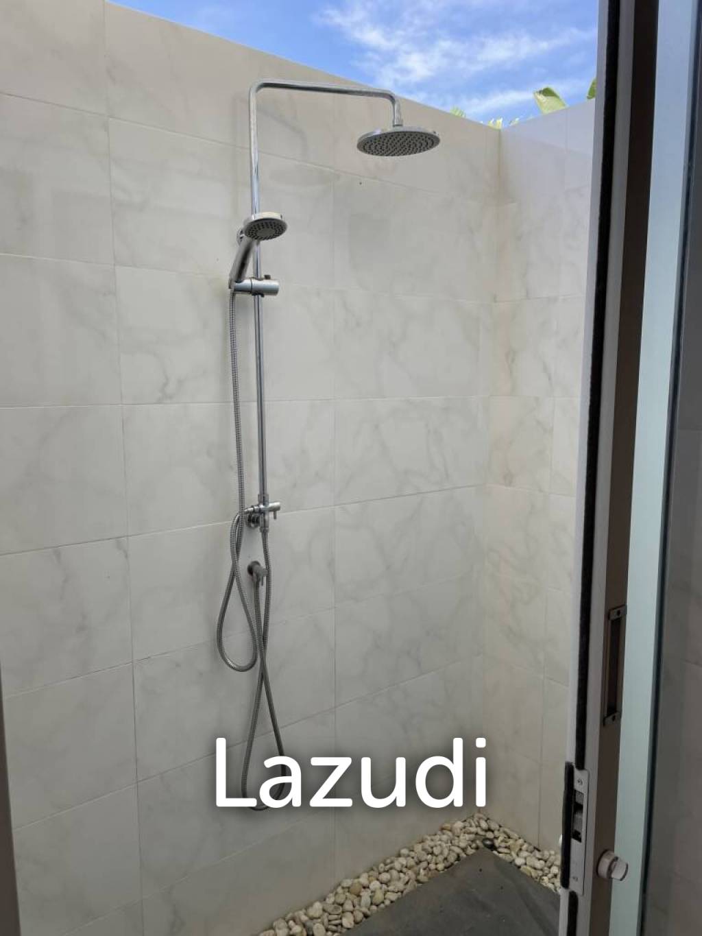 4 Beds 4 Baths 429.9 SQ.M White Beach Villa