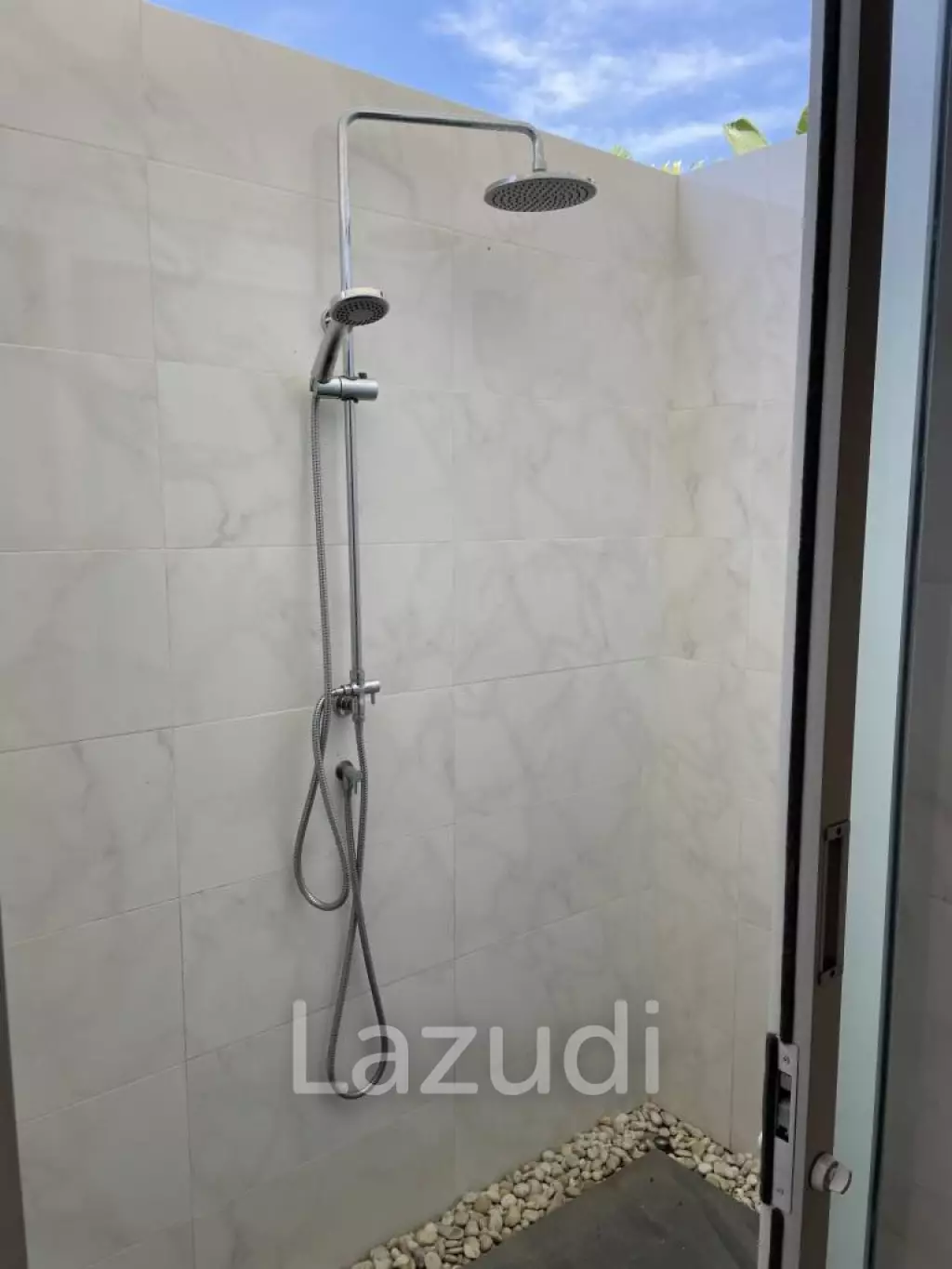 4 Beds 4 Baths 429.9 SQ.M White Beach Villa