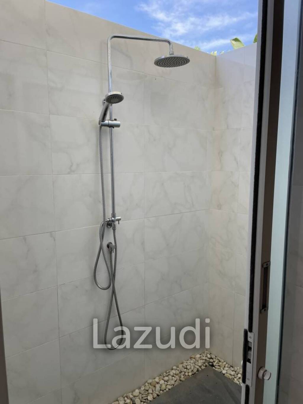 4 Beds 4 Baths 429.9 SQ.M White Beach Villa
