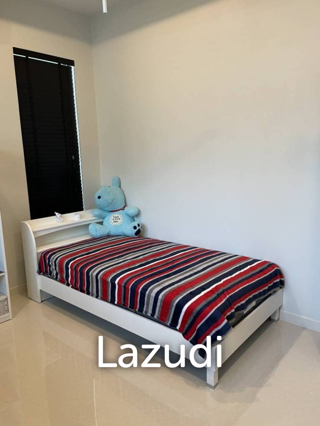 4 Beds 4 Baths 429.9 SQ.M White Beach Villa