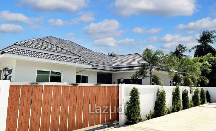 4 Beds 4 Baths 429.9 SQ.M White Beach Villa