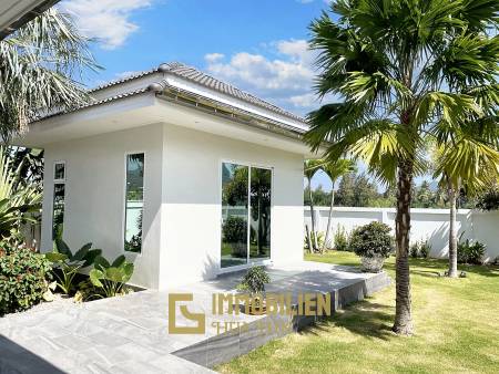 4 Beds 4 Baths 429.9 SQ.M White Beach Villa