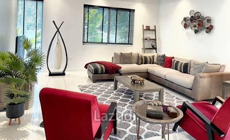 4 Beds 4 Baths 429.9 SQ.M White Beach Villa
