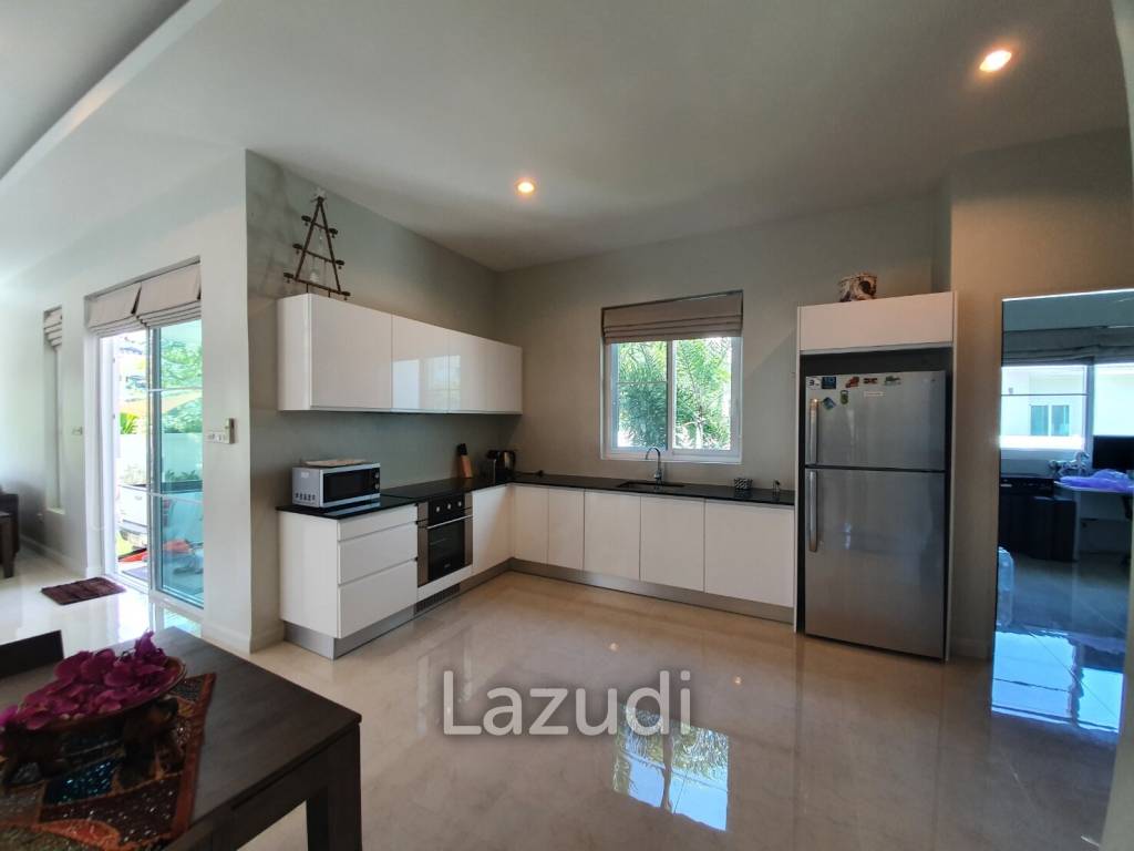 3 Beds 2 Baths 280 SQ.M White Beach Villa