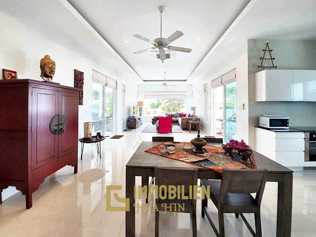 3 Beds 2 Baths 280 SQ.M White Beach Villa