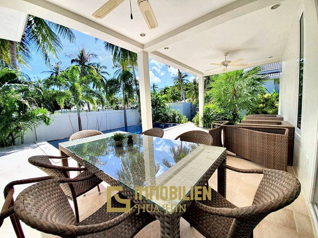 3 Beds 2 Baths 280 SQ.M White Beach Villa