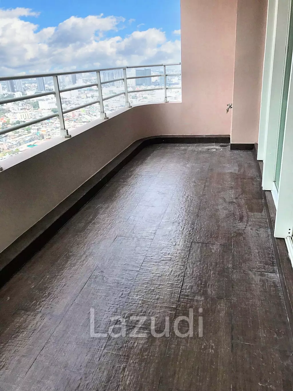 3 Bed 3 Bath 145 SQ.M Watermark Chaophraya