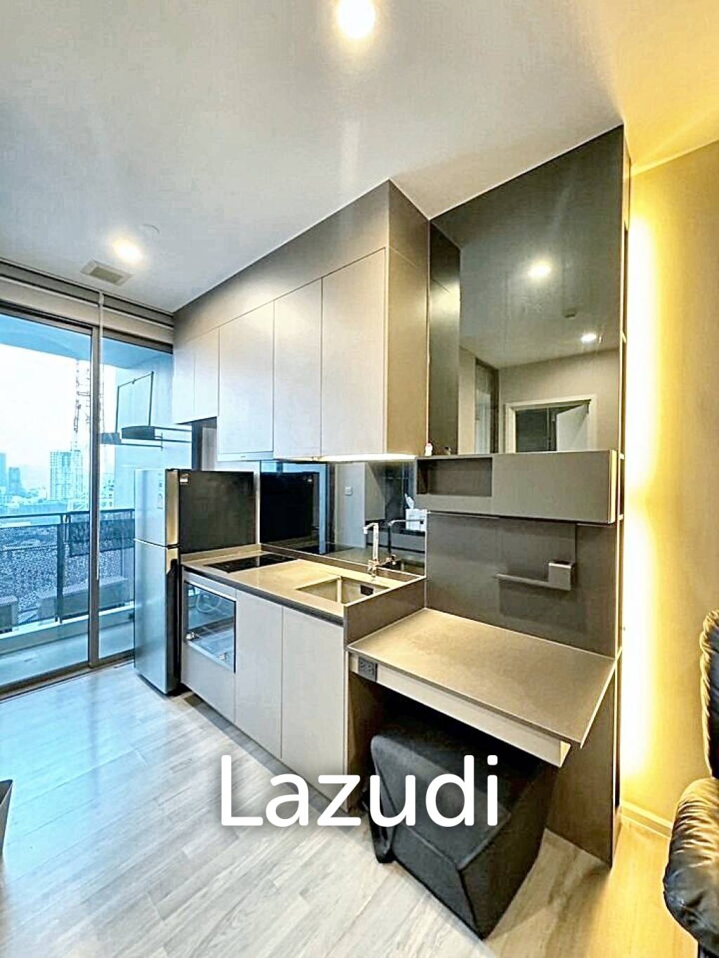 1 Bed 1 Bath 34 SQ.M The Room Sukhumvit 69
