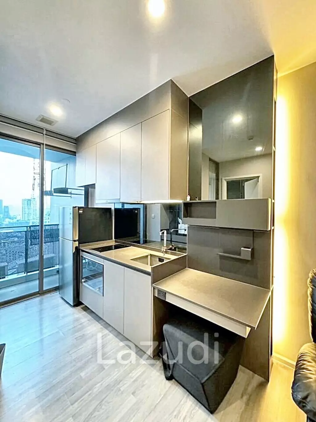 1 Bed 1 Bath 34 SQ.M The Room Sukhumvit 69