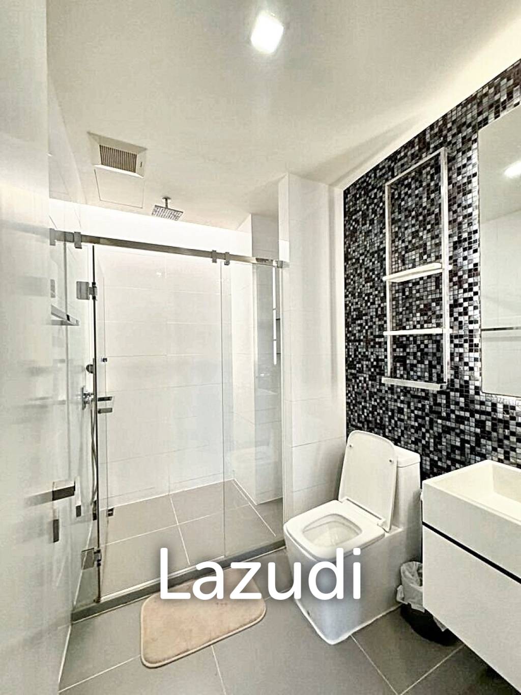 1 Bed 1 Bath 34 SQ.M The Room Sukhumvit 69