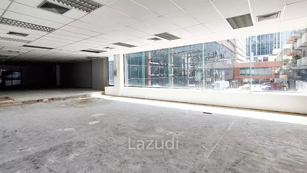 Office space for rent in Watthana