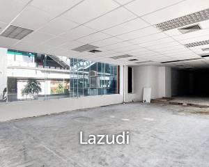 Office space for rent in Watthana