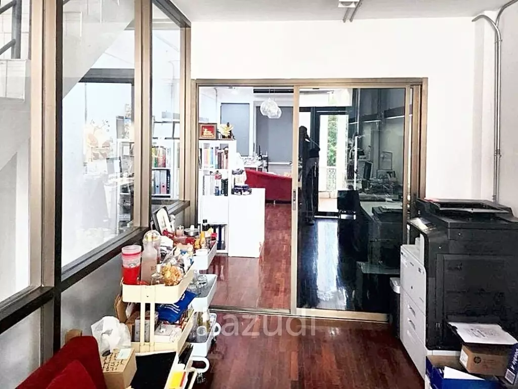 2 Bed 2 Bath 170 SQ.M Townhouse in Sukhumvit 63