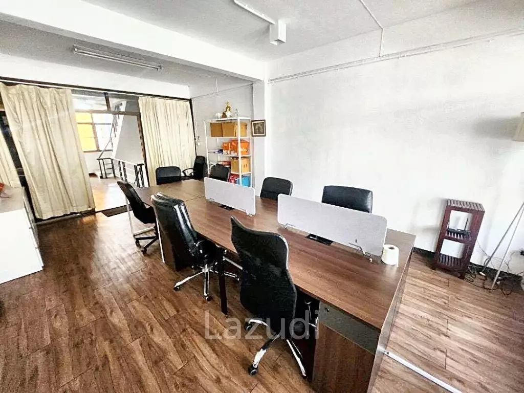 2 Bed 2 Bath 170 SQ.M Townhouse in Sukhumvit 63