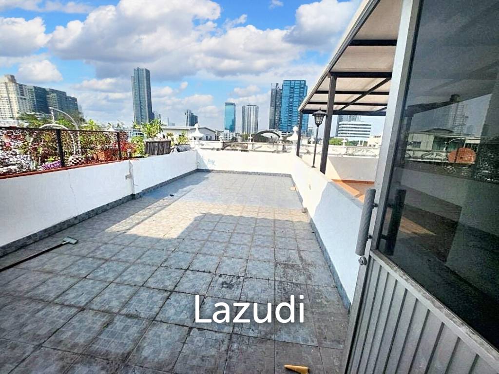 2 Bed 2 Bath 170 SQ.M Townhouse in Sukhumvit 63