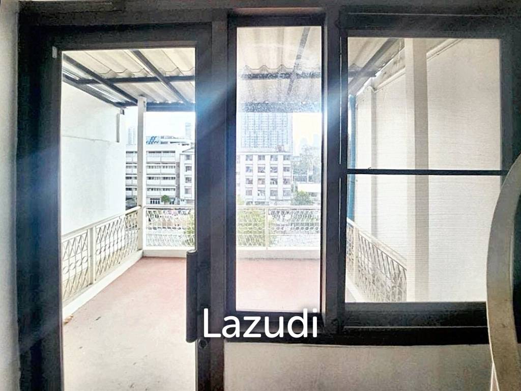 2 Bed 2 Bath 170 SQ.M Townhouse in Sukhumvit 63