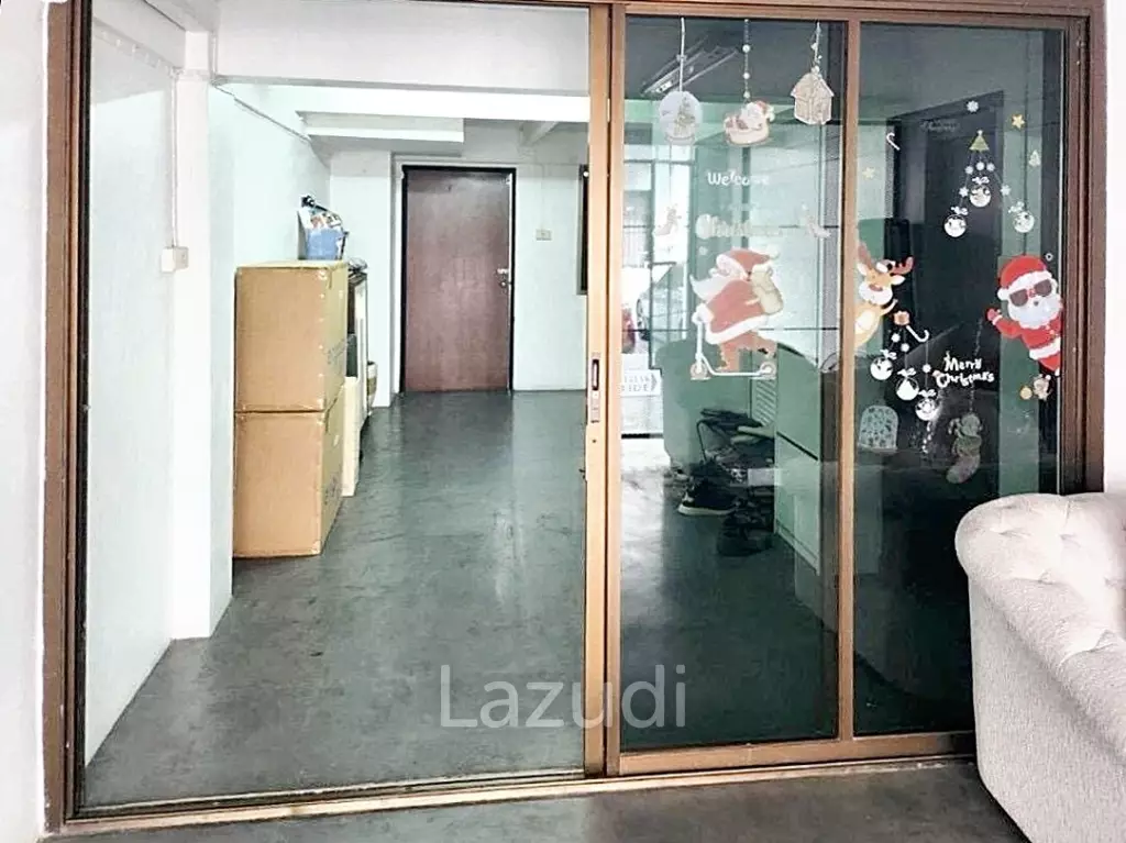 2 Bed 2 Bath 170 SQ.M Townhouse in Sukhumvit 63