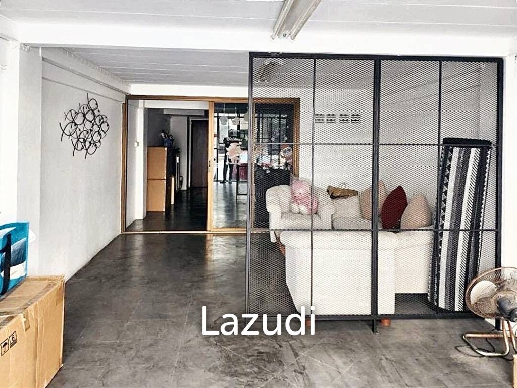 2 Bed 2 Bath 170 SQ.M Townhouse in Sukhumvit 63