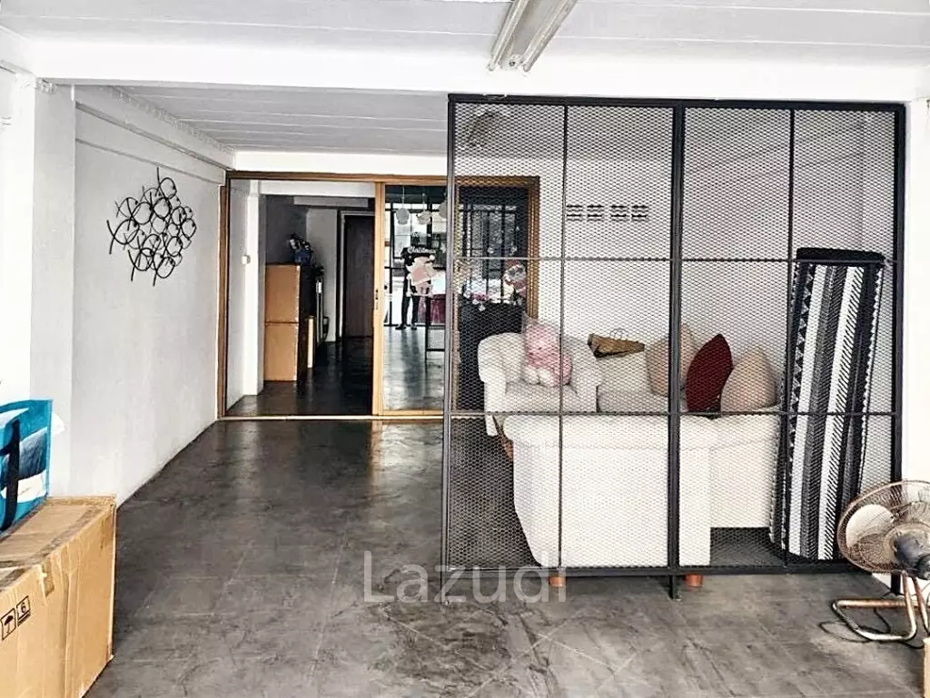 2 Bed 2 Bath 170 SQ.M Townhouse in Sukhumvit 63