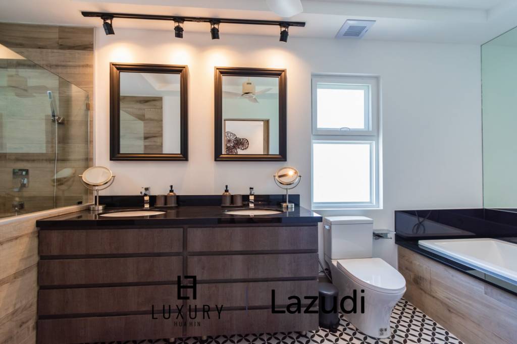 668 ตร.ม 3 เตียง 2 อาบน้ำ วิลล่า For ขาย