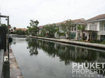 Boat Lagoon; 3 Level Villa in Marina