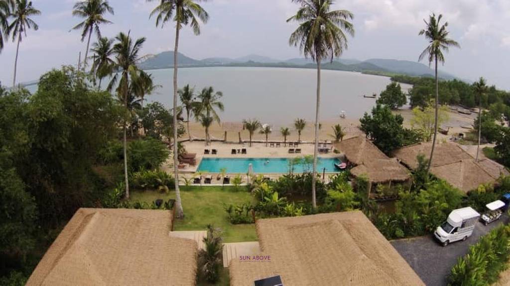 ฺBeachfront Property With 2 Bagalows In  Coconut Island For Sale