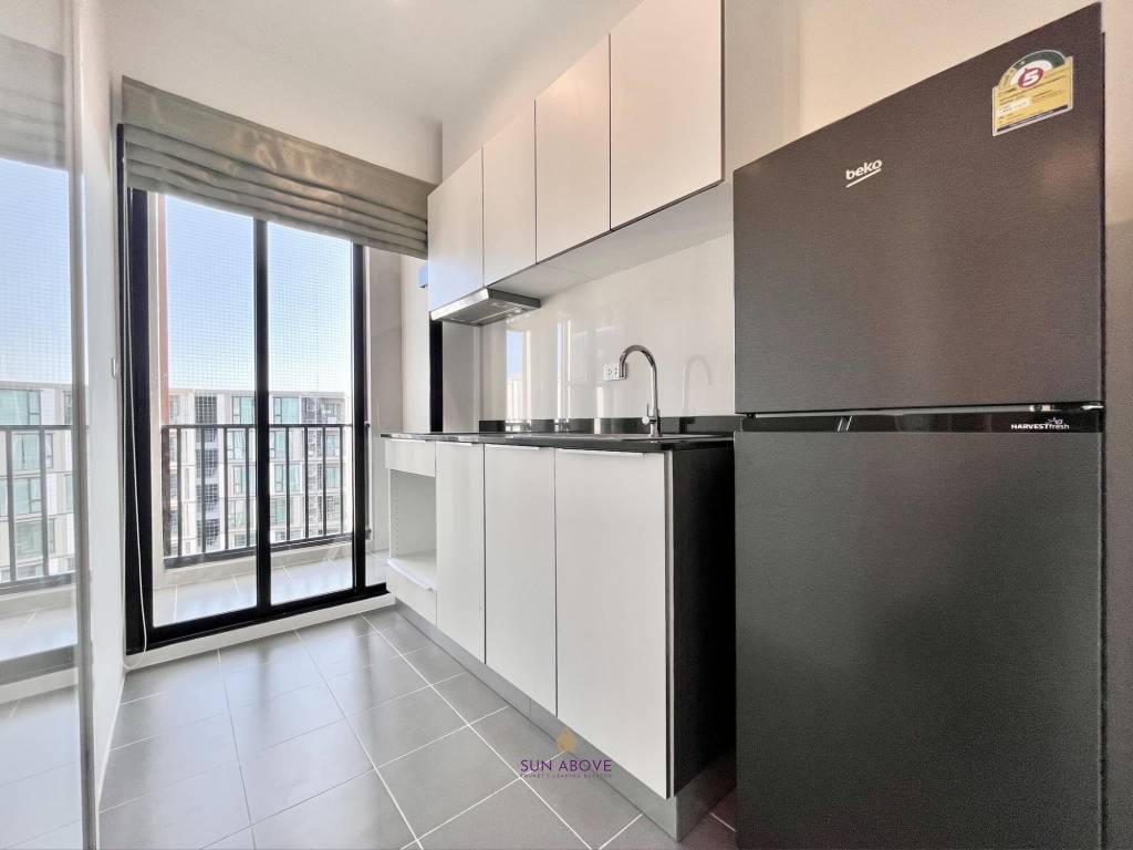 Pool View 1 Bed 1 Bath 34.5 SQ.M. The Base Uptown Condo For Sale