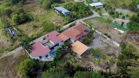 Stand Alone House with Pool Villa For Sale