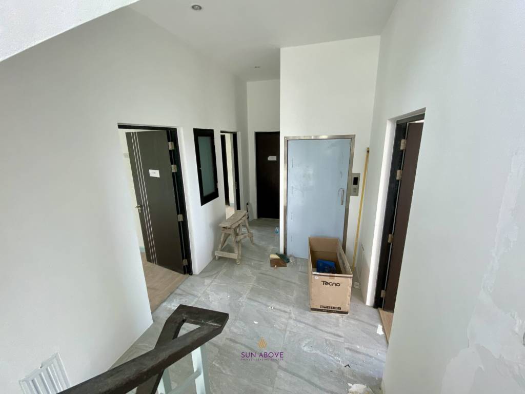 Luxurious 14BR Building in Kamala Phuket for Sale