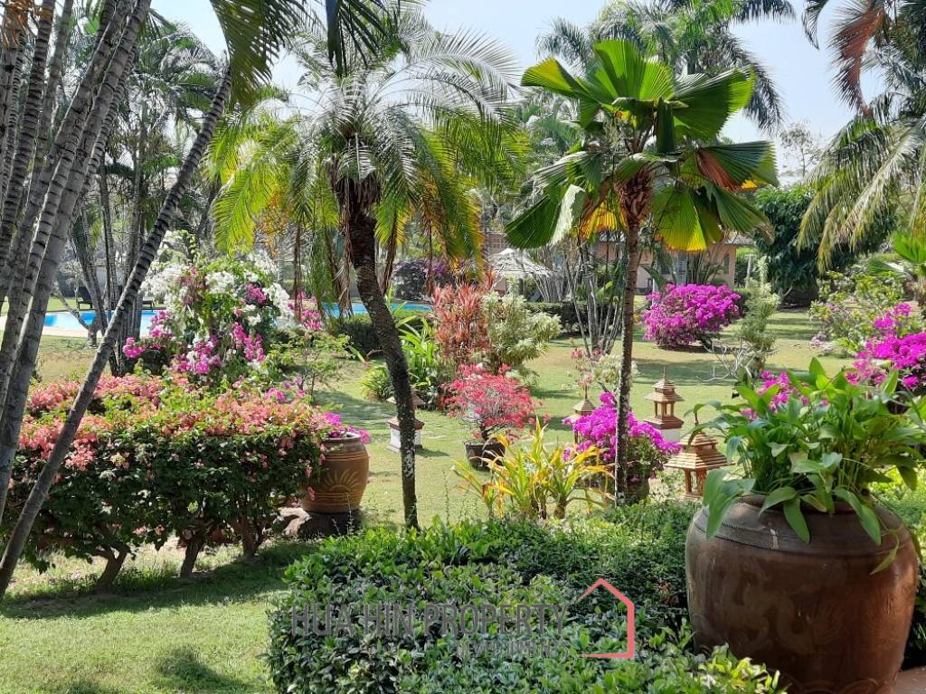 Khao Tao: Resort with sense of freedom on a large piece of land