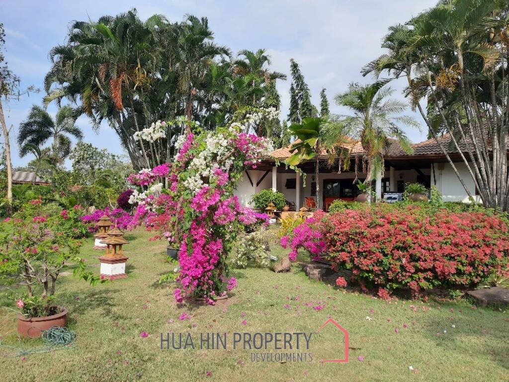 Khao Tao: Resort with sense of freedom on a large piece of land