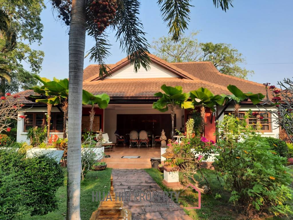 Khao Tao: Resort with sense of freedom on a large piece of land