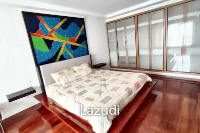 Luxurious 2-Bed Condo in Heart of Watthana, Bangkok